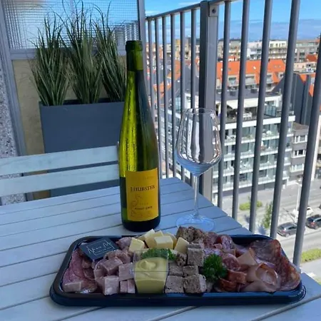 Appartement Au 9 Sans 6 : Lumineux Vue Laterale
